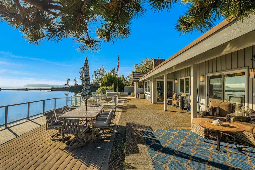 Shaws Cove Beachouse