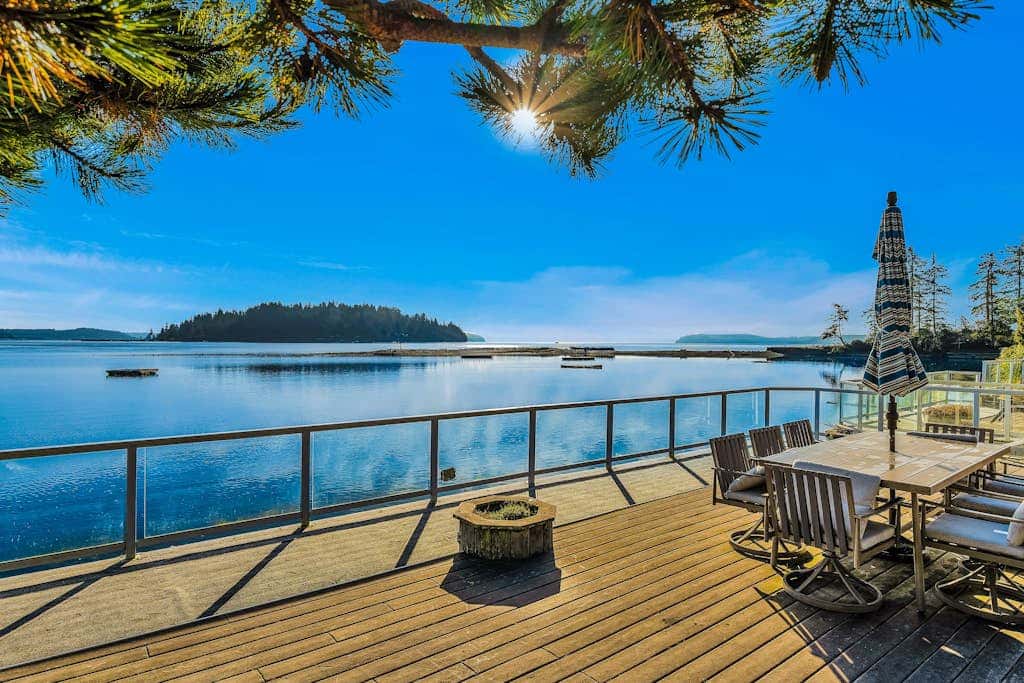 Shaws Cove Beachouse