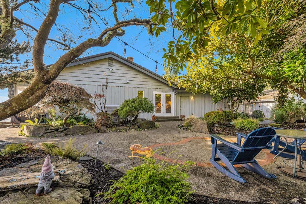 Shaws Cove Beachouse