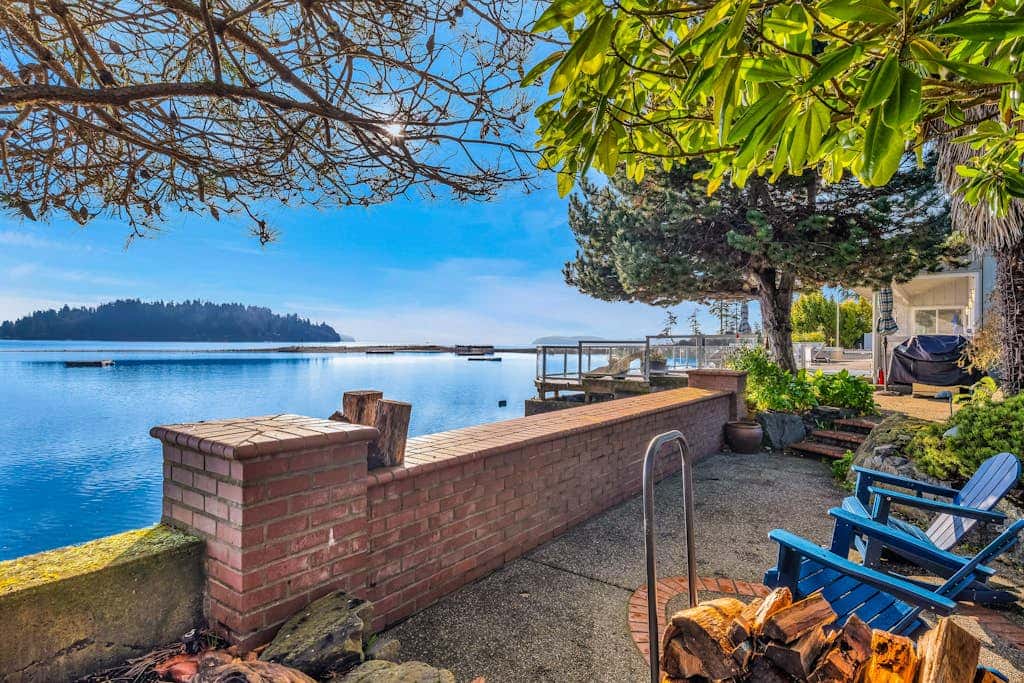 Shaws Cove Beachouse