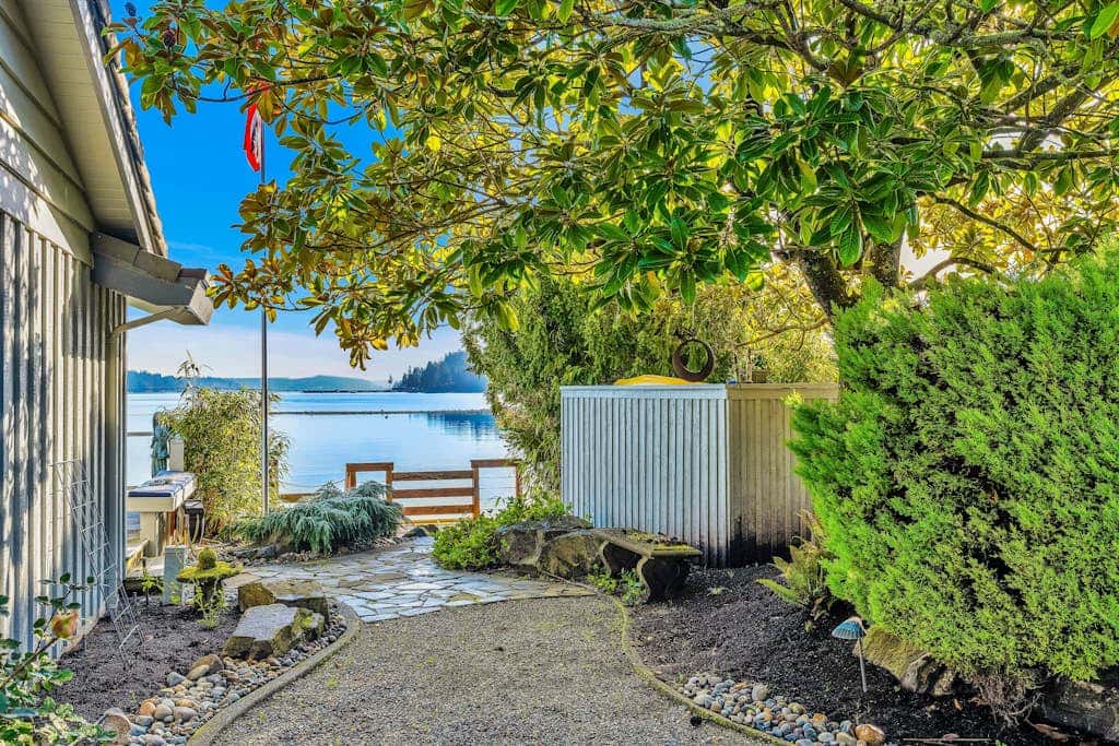 Shaws Cove Beachouse