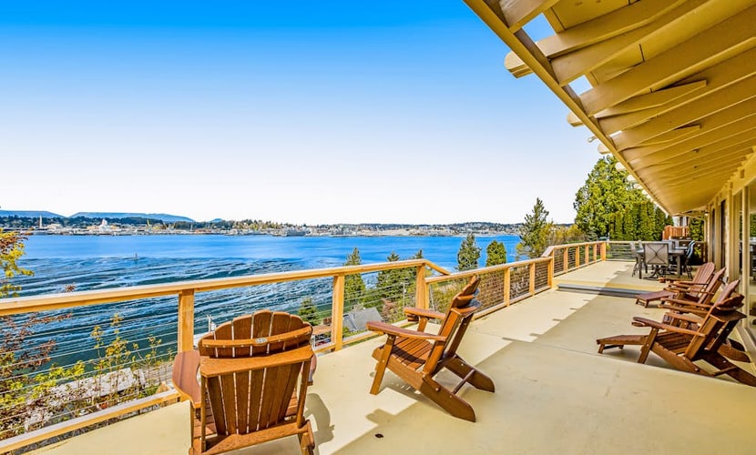 Two homes in one - panoramic sound views - two kitchens, fireplaces & jetted tub