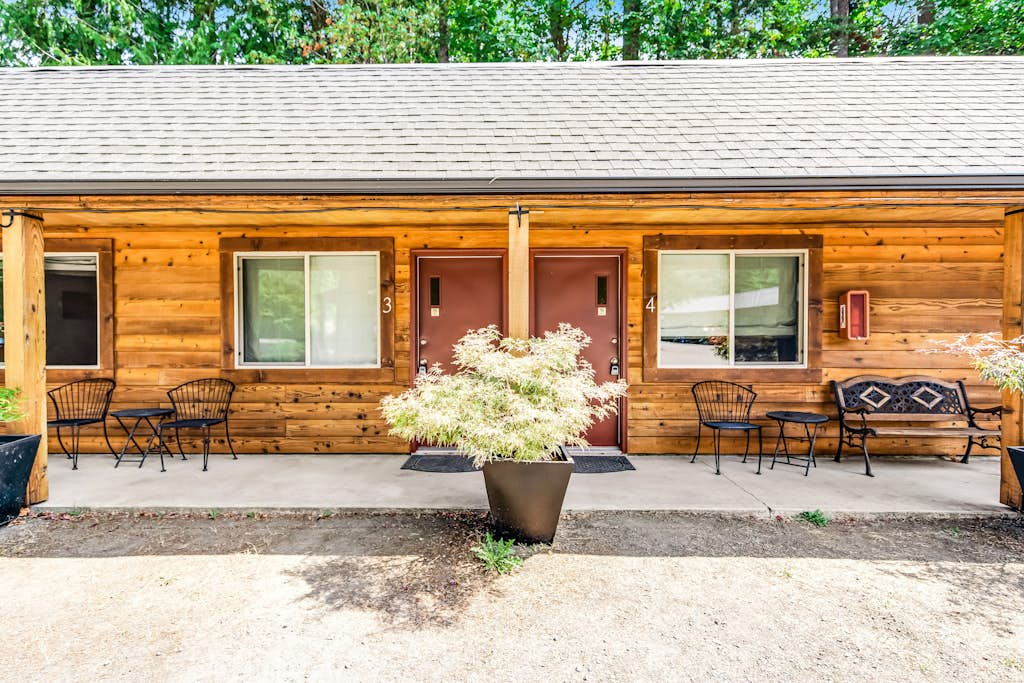 Quilcene Lodge at Mount Walker Inn