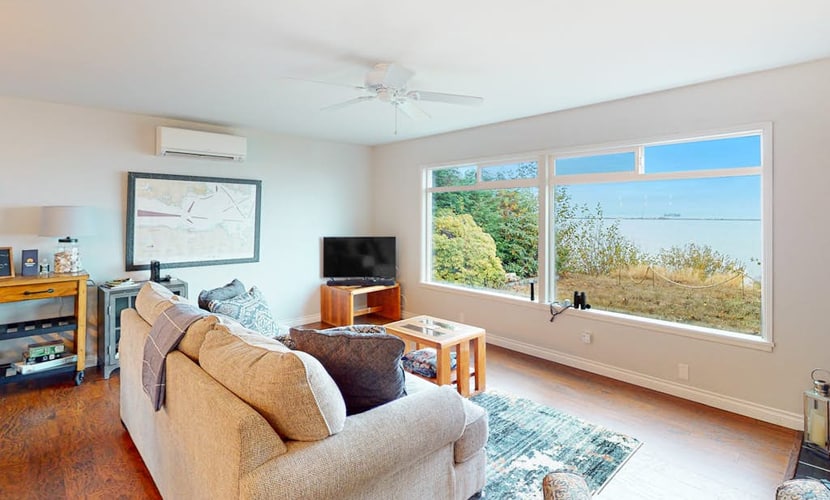 Oceanfront, bluff-top home with Ediz Hook view, prime location, fireplace
