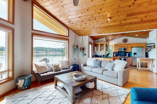 Private Waterfront Living with PNW Charm & Outdoor Adventure