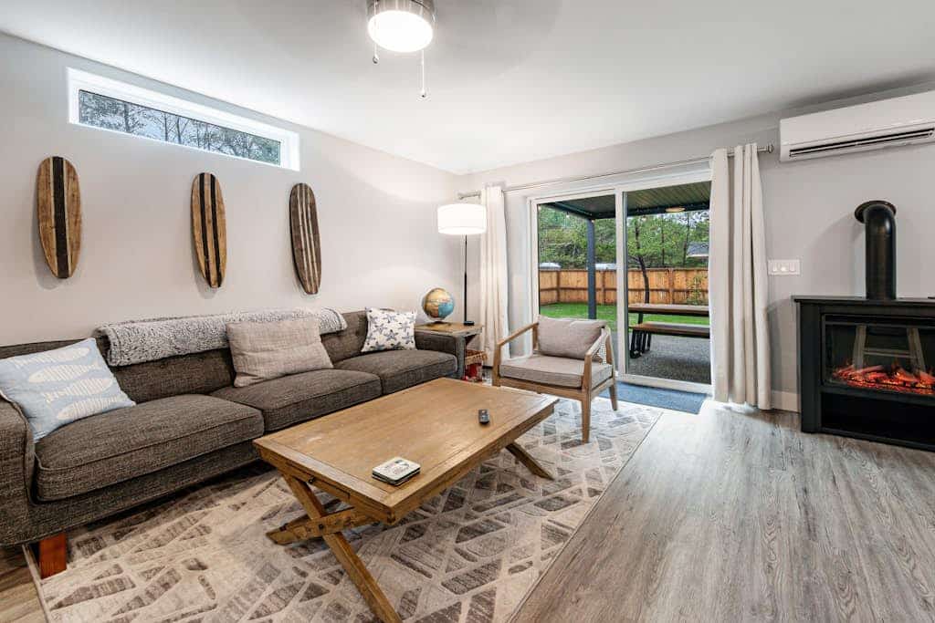Modern townhome with enclosed yard, private hot tub, & WiFi - dogs welcome