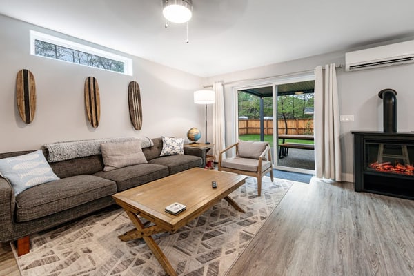 Modern townhome with enclosed yard, private hot tub, & WiFi - dogs welcome
