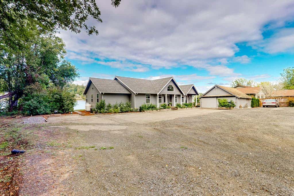 WatersEdge Beach House