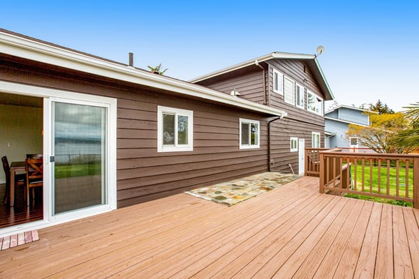 Soundfront home with WiFi, washer/dryer, central AC, and enclosed yard