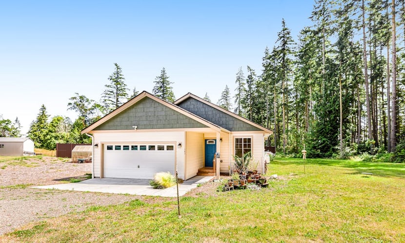 Newer, dog-friendly home at the forest's edge with patio & WiFi - near downtown