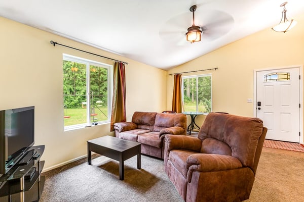 Newer, dog-friendly home at the forest's edge with patio & WiFi - near downtown