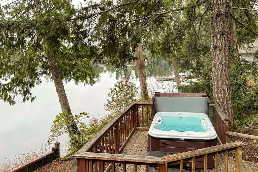 Lakefront retreat with hot tub, private dock and stunning water views