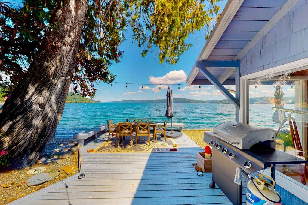Waterfront, dog-friendly home with amazing scenery, private beach & decks