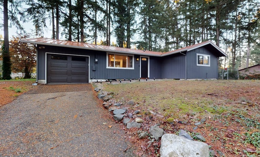 Charming Dog-friendly Home w/ Enclosed Yard, Outdoor Hot Tub, Gas Grill, & W/D