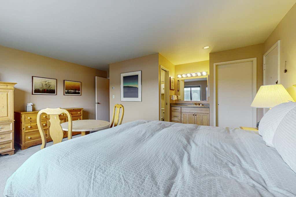 Bayfront Retreat A