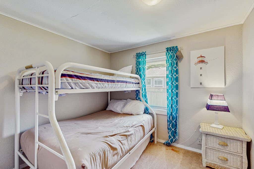 Ten Pines Cottage in Ocean Shores