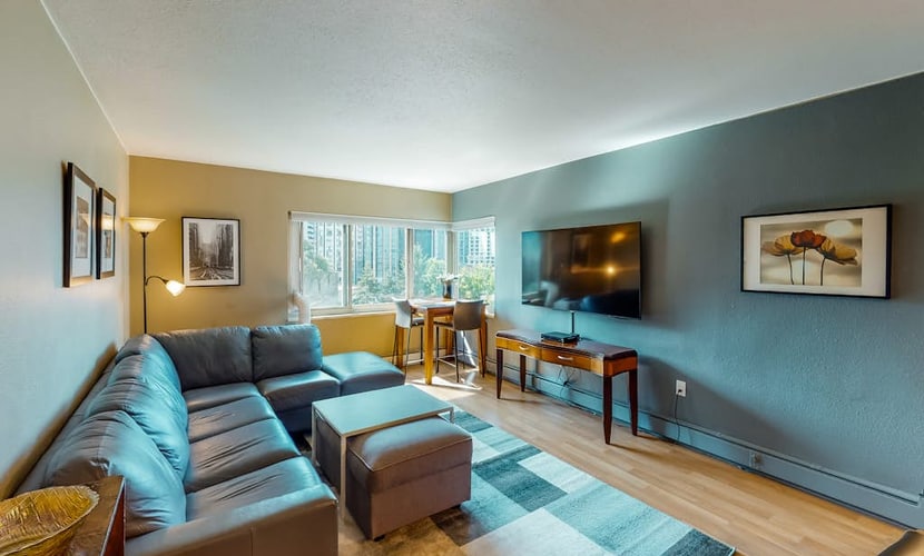 Elegant, Dog-Friendly Condo w/ Unparalleled Views and Shared Deck