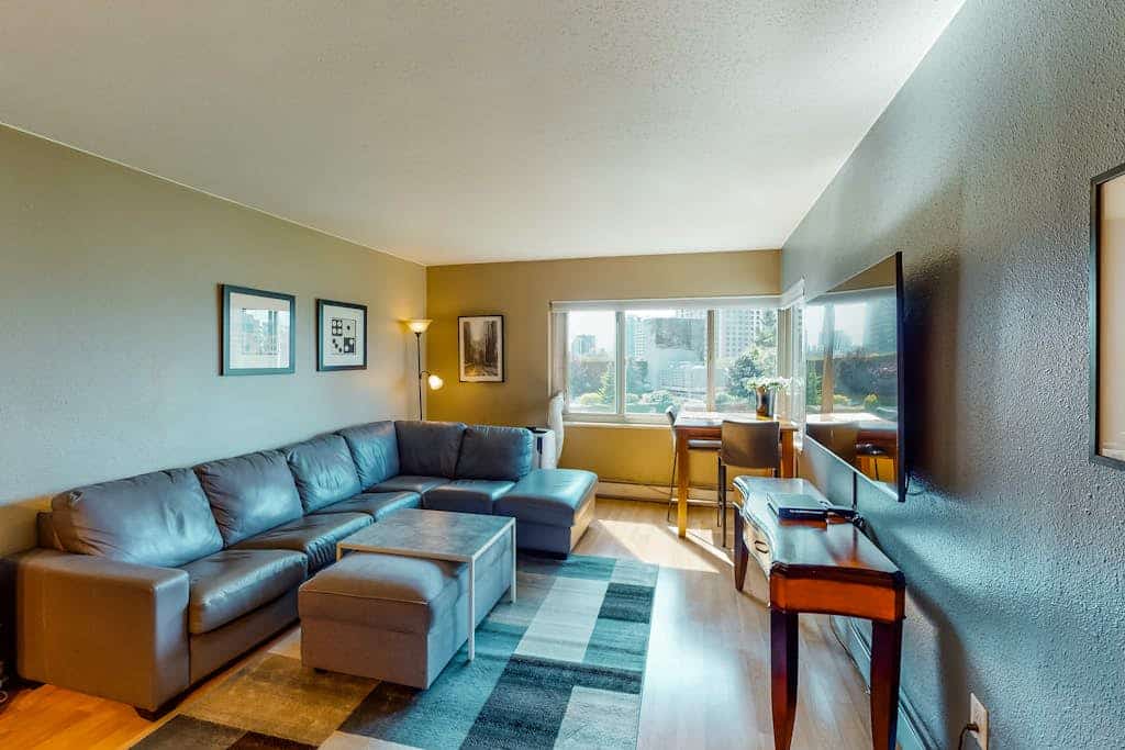 Elegant, Dog-Friendly Condo w/ Unparalleled Views and Shared Deck