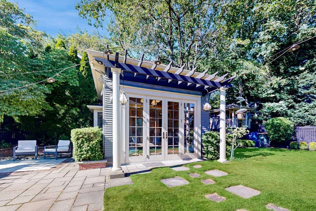 Charming Queen Anne Studio w/ Serene Garden, 1 Block to Kerry Park