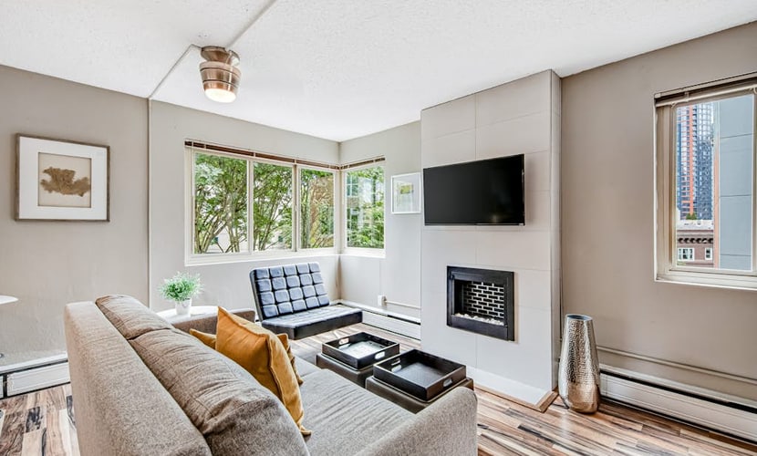 Charming Vintage Condo with Character in Heart of Seattle