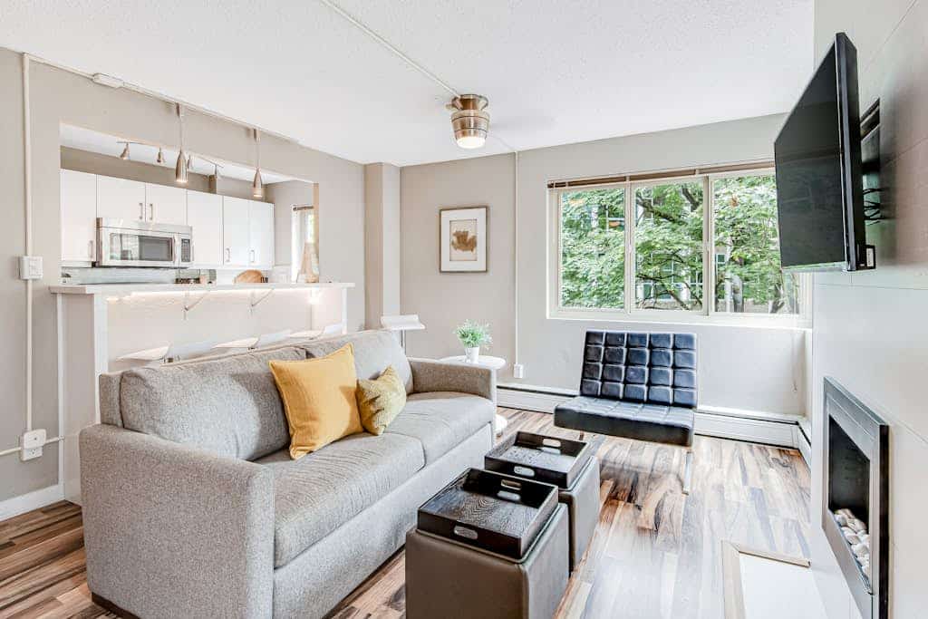Charming Vintage Condo with Character in Heart of Seattle