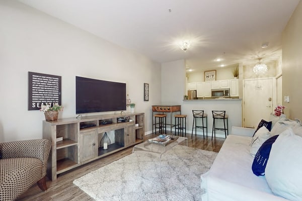 Belltown Court Condo: Heated Pool, Hot Tub, Rooftop Deck & Walkable Locale