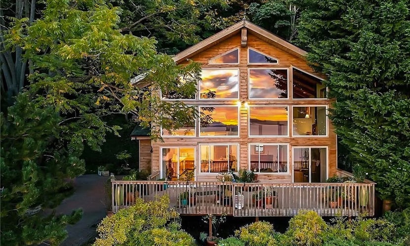Lovely, open home with water views, scenic deck, & 2 fireplaces - near Seattle