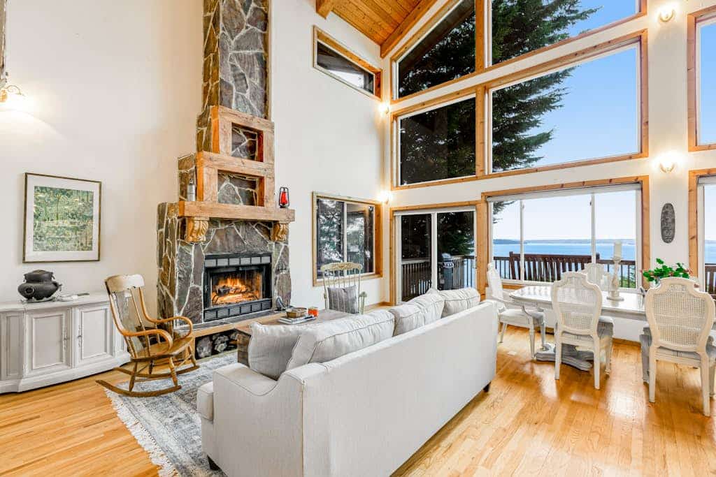 Lovely, open home with water views, scenic deck, & 2 fireplaces - near Seattle