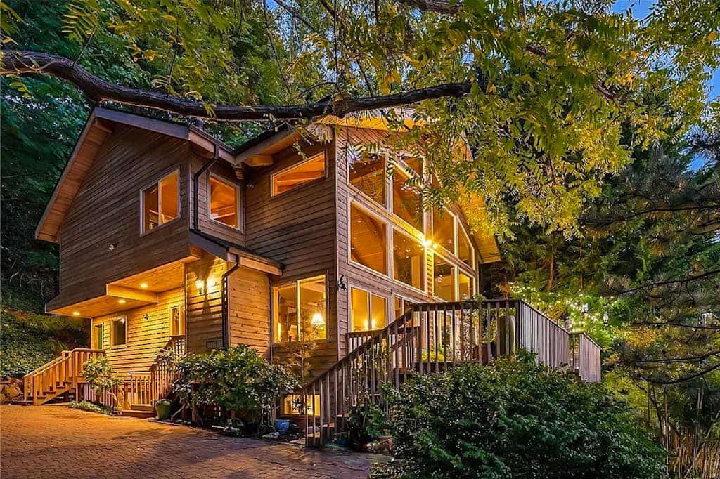 Lovely, open home with water views, scenic deck, & 2 fireplaces - near Seattle