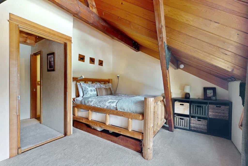 Hyak Duplex Cabin