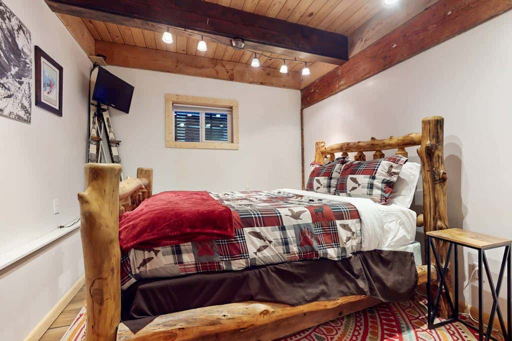 Hyak Duplex Cabin