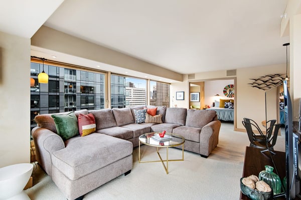 Modern escape with amazing views, pool/hot tub access, & sound system - Dogs OK