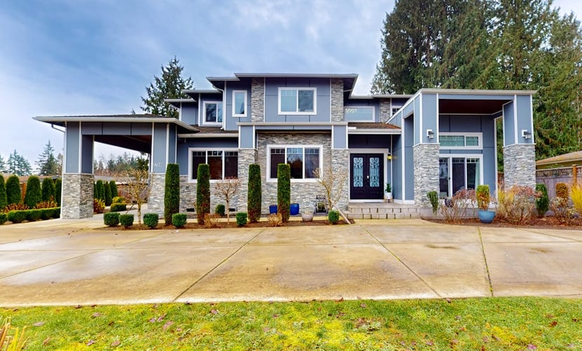 Spacious & conveniently located home with swim spa & two kitchens