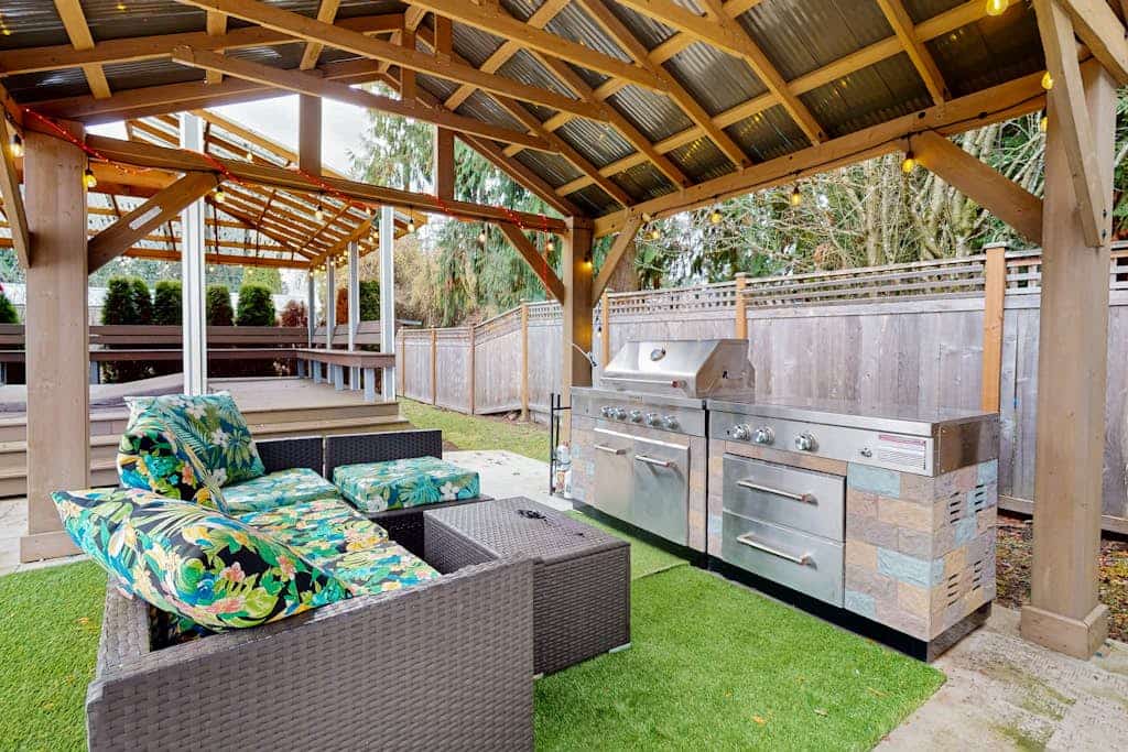 Spacious & conveniently located home with swim spa & two kitchens