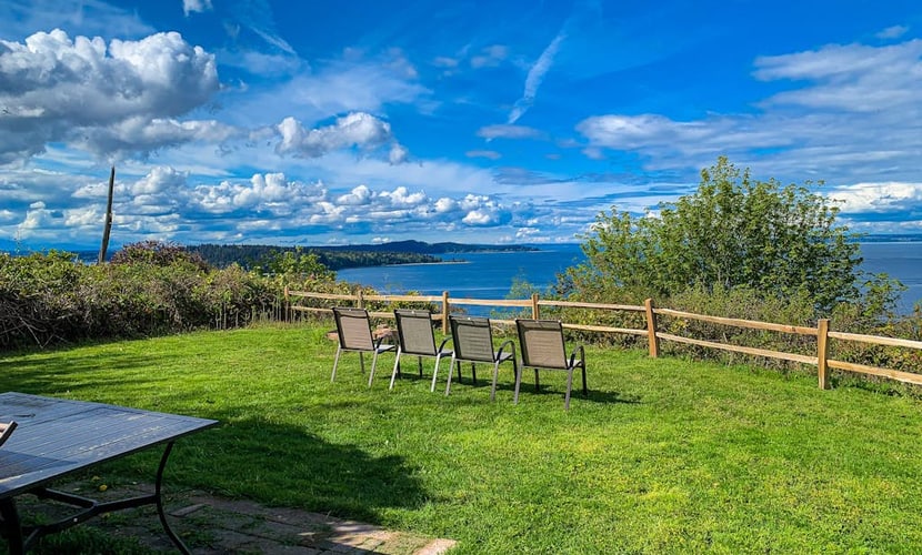 Vashon Island Home with Breathtaking views, central A/C, Gas grill, & WIFI