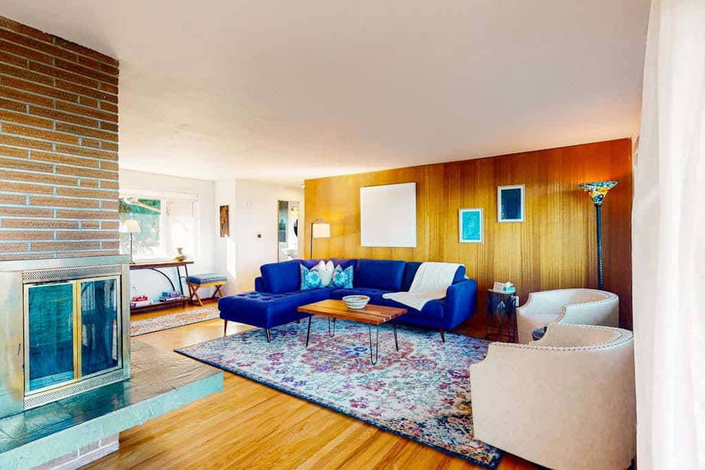 Vashon Island Home with Breathtaking views, central A/C, Gas grill, & WIFI