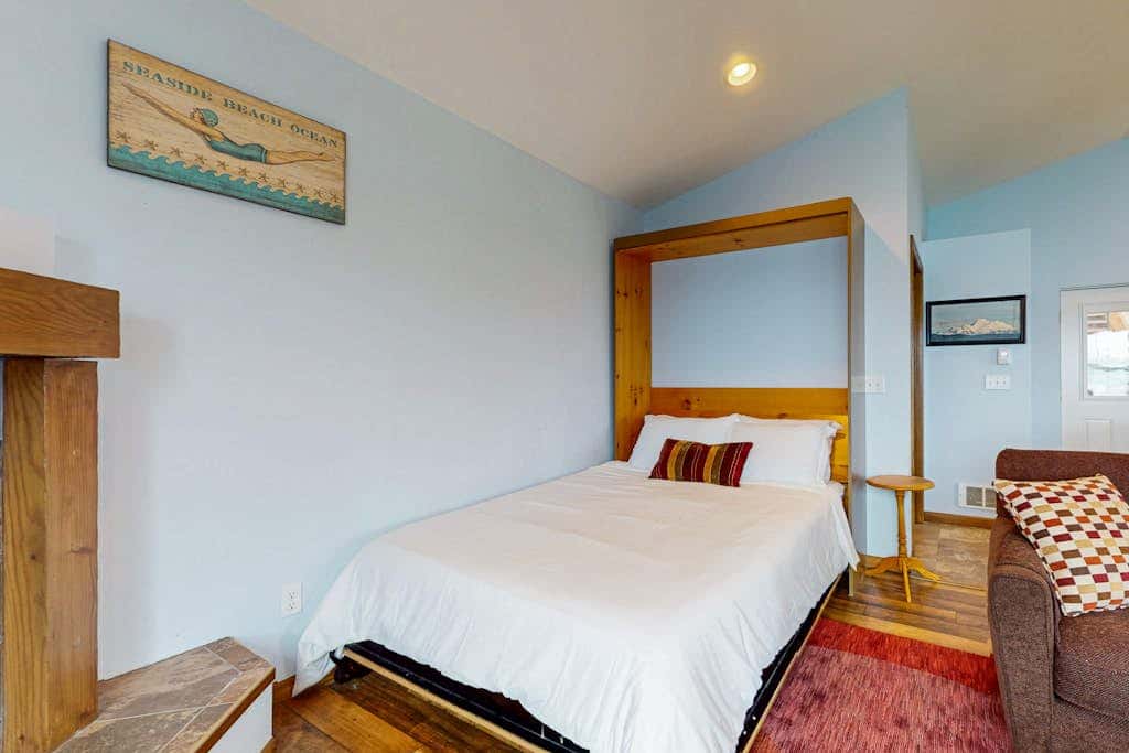 Tyee Shoreline Retreat B