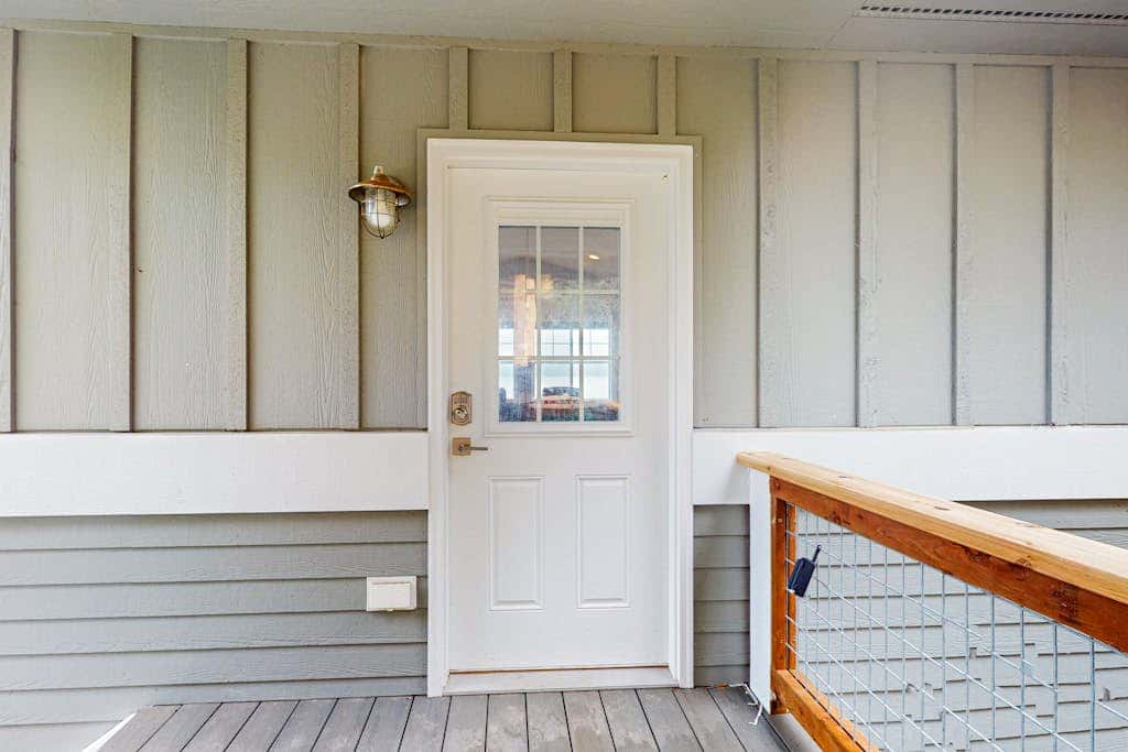 Tyee Shoreline Retreat B