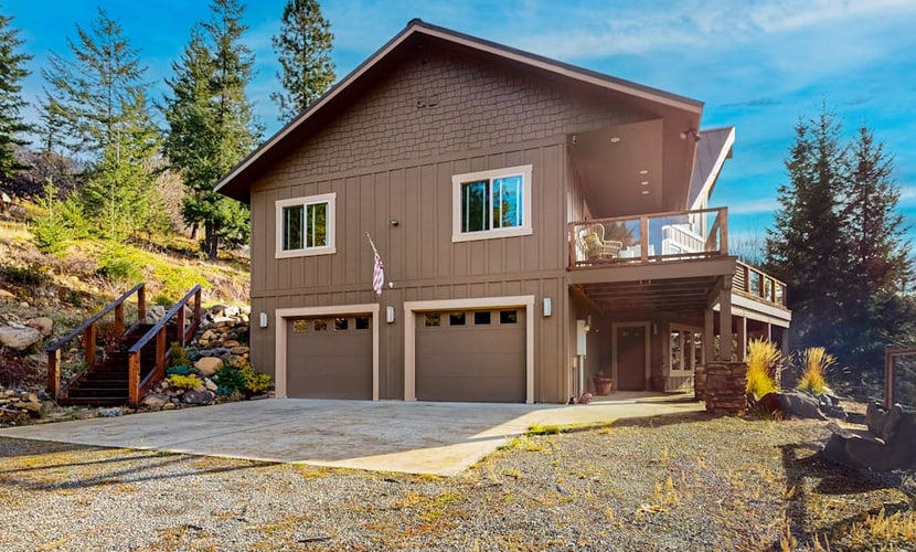 Tranquil & dog-friendly mountain retreat with hot tub, fireplace, & great views