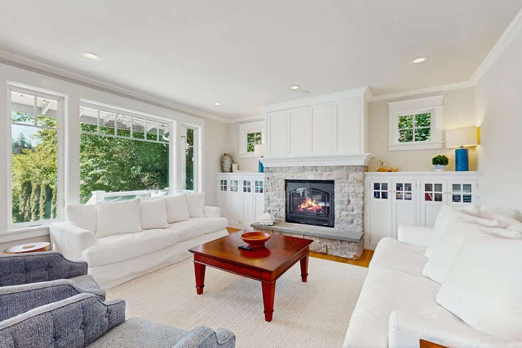 Luxury Waterfront Home Near Gig Harbor | Kayaks & Huge Decks