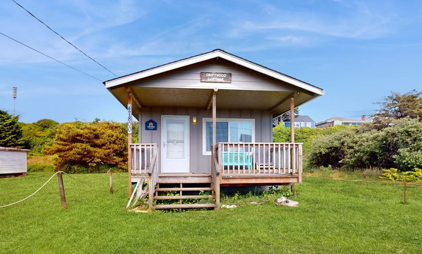 Dog-friendly cottage w/ beach access & ocean view from living room