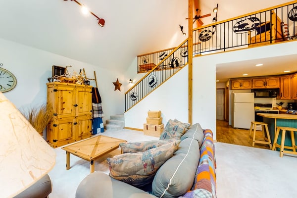 Rural, dog-friendly home with loft, deck, firepit, private grill, and game room