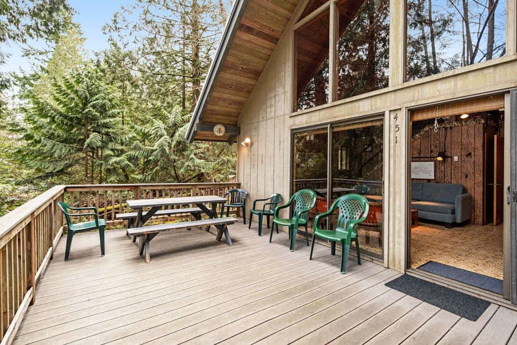 Dreamy Island Cabin W/ Lofted Layout, Wood Stove, Shared Pool & More - 1 Dog OK
