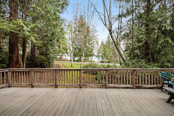Dreamy Island Cabin W/ Lofted Layout, Wood Stove, Shared Pool & More - 1 Dog OK