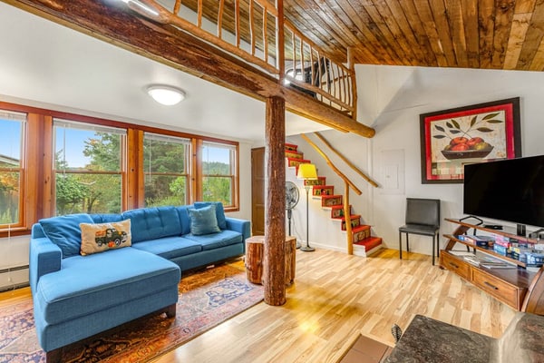 Water-view cottage on Hood Canal - wood stove, beach access, kayaks - 1 Dog OK