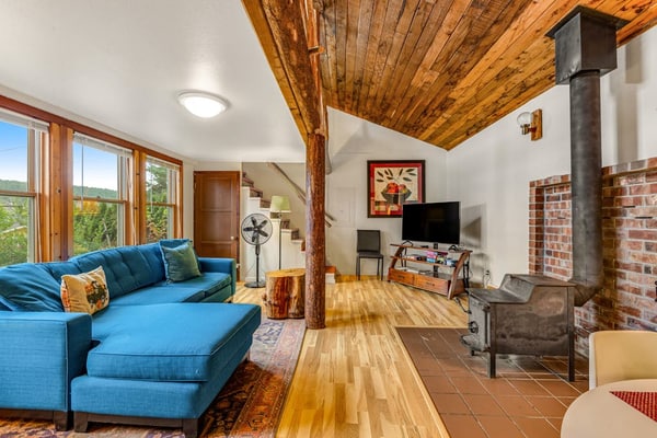 Water-view cottage on Hood Canal - wood stove, beach access, kayaks - 1 Dog OK