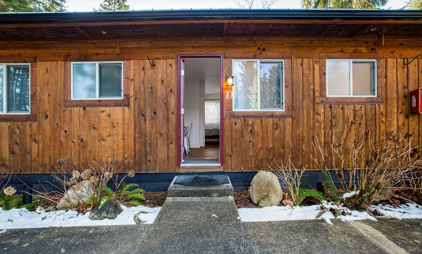 Ground-floor, dog-friendly hiker's studio with fast WiFi & great location