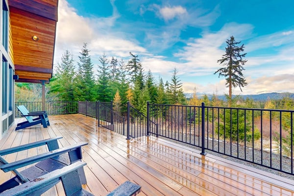 Modern mountain home with two cabins, hot tub & stunning views