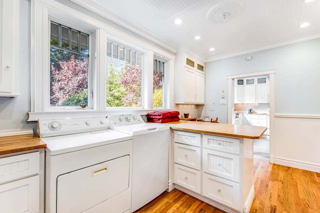Peaceful Whispering Creek Farmhouse in Sequim