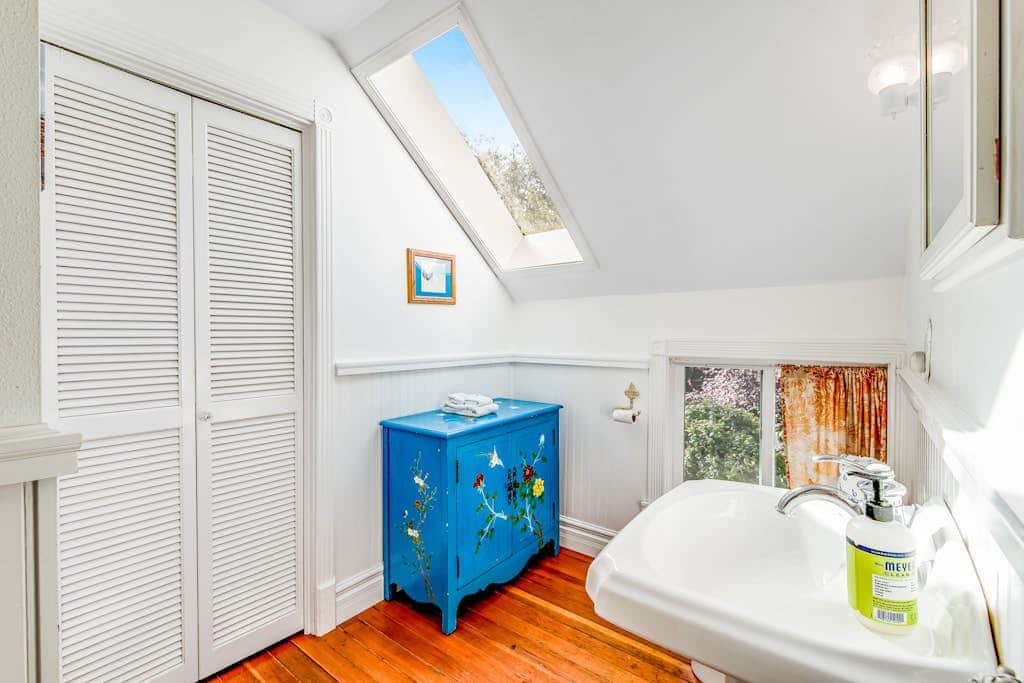 Peaceful Whispering Creek Farmhouse in Sequim